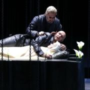 Evgeny Stavinsky (Archibaldo), Roman Burdenko (Manfredo), Chiara Isotton (Fiora) © Teatro alla Scala | Brescia e Amisano