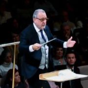 Josep Pons al frente de la Orquesta Nacional &copy; OCNE