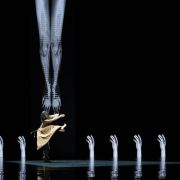 Cloud Gate Dance Theatre of Taiwan in Lunar Halo &copy; Chang Chen-chou