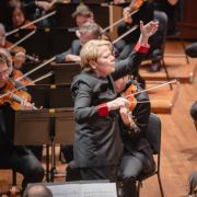 Marin Alsop conducts the Seattle Symphony © Carlin Ma