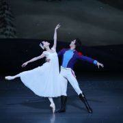 Ayako Ono as Clara and Yudai Fukuoka as Nutcracker in Eagling's The Nutcracker and the Mouse King &copy; Kiyonori Hasegawa