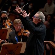 Michael Tilson Thomas conducts the San Francisco Symphony &copy; Stefan Cohen