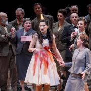 Adela Zaharia (Violetta) and ensemble &copy; Ben van Duin | Dutch National Opera