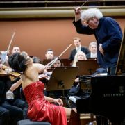 Yuja Wang, Sir Simon Rattle and the Czech Philharmonic &copy; Petra Hajská
