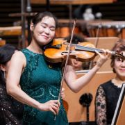 Esther Yoo and the New York Philharmonic &copy; Chris Lee