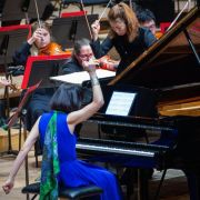 Alice Sara Ott, Elim Chan and the Philharmonia © Philharmonia Orchestra | Marc Gascoigne
