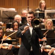 Peter Moore and the National Symphony Orchestra © Aisling McCarthy