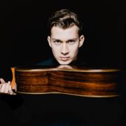 Thibaut Garcia &copy; Marco Borggreve / Warner Classics-Erato