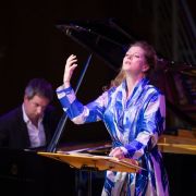 Barbara Hannigan et Bertrand Chamayou dans Jumalattaret &copy; Pierre Boulez Saal / Peter Adamik