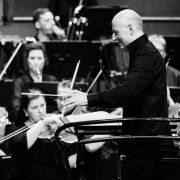 Paavo Järvi conducts the Estonian Festival Orchestra at the Pärnu Festival &copy; Kaupo Kikkas