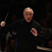 Sir Mark Elder conducts the Hallé &copy; Alex Burns | The Hallé