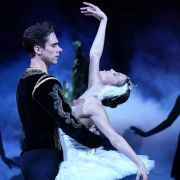 Francesco Gabriele Frola as Prince Siegfried and Ivana Bueno as Odette in Swan Lake in-the-round &copy; Isabella Turolla