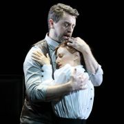 Ben Bliss (Pelléas) und Sabine Devieilhe (Mélisande) © Wilfried Hösl