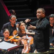 Ryan Bancroft conducts the BBC National Orchestra of Wales © BBC | Sisi Burn