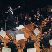 Raphaël Pichon dirigiert das Ensemble Pygmalion &copy; Fred Mortagne