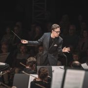 Tarmo Peltokoski dirige l'Orchestre National du Capitole de Toulouse &copy; Romain Alcaraz