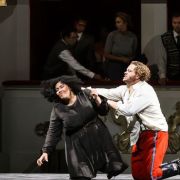 Katia Ledoux (Carmen) and Tomislav Mužek (Don José) &copy; Barbara Pálffy | Volksoper Wien