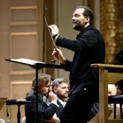Andris Nelsons conducts the Boston Symphony &copy; Winslow Townson, courtesy of the BSO