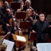 Esa-Pekka Salonen conducts the San Francisco Symphony &copy; Stefan Cohen