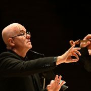 Laurence Cummings conducts the Academy of Ancient Music &copy; Mark Allan