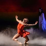 Beatrice Parma in  Thaís Suárez' Unwavering &copy; Katja Ogrin