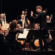 Klaus Mäkelä conducts the Oslo Philharmonic &copy; Bård Gundersen