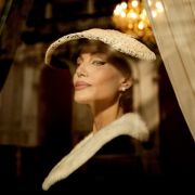 Angelina Jolie (Maria Callas) en Maria &copy; 2024 Netflix Inc | Photo by Pablo Larraín