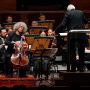 Steven Isserlis, Mario Venzago and the Singapore Symphony Orchestra © Yoricko Liu | Singapore Symphony Orchestra