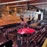 The Curious Bards, au kiosque dans le hall de la Cité des congrès de Nantes © Tristan Labouret / Bachtrack