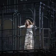Lisette Oropesa (Elvira) dans Les Puritains à Bastille &copy; Sébastien Mathé / Opéra national de Paris