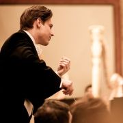 Klaus Mäkelä conducts the Orchestre de Paris &copy; Julia Wesely
