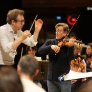 Daniel Harding, Renaud Capuçon et le Philhar' en répétition &copy; Christophe Abramowitz / Radio France