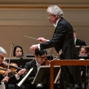 Franz Welser-Most conducts The Cleveland Orchestra © Steven Pisano for Bachtrack