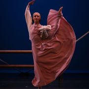 Anne Souder in Martha Graham's Frontier © Isabella Pagano