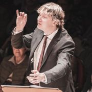 Maxim Emelyanychev à la tête de l'Orchestre National du Capitole de Toulouse © Romain Alcaraz