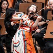 Patricia Kopatchinskaja and the New York Philharmonic &copy; Chris Lee