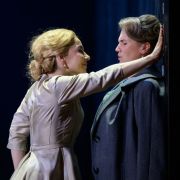Sarah Mehnert (Lisa) und Emma Moore (Marta) &copy; Candy Welz