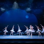English National Ballet School with Haru Yokoo and Zai Calliste in My First Ballet: Swan Lake © Photography by ASH
