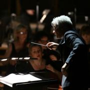 Edward Gardner conducts the London Philharmonic Orchestra &copy; Mark Allan