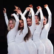 Giana Parlin, Sarah Stafford, Giulia Faria, Daisy Ye and Kieran McBride in Spanish Dance &copy; Hisae Aihara