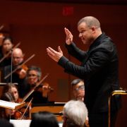 Ryan Bancroft conducts the Los Angeles Philharmonic &copy; Elizabeth Asher