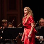 Sara Macliver and the West Australian Symphony Orchestra &copy; Rebecca Mansell