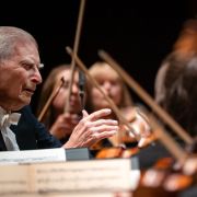 Herbert Blomstedt à la tête de l'Orchestre de Paris &copy; Maxime Guthfreund