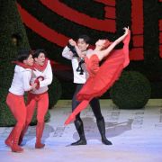 Yuri Kimura as the Queen of Hearts in Wheeldon's Alice's Adventures in Wonderland &copy; Takashi Shikama