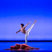 Jaime Almaraz and Angélique Brosse in Maurice Bejart's Cantate 51 &copy; Julien Benhamou