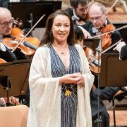 Gustavo Dudamel und Christina Landshamer mit den Berliner Philharmonikern © Stephan Rabold