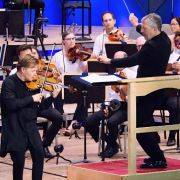 Pekka Kuusisto, Thomas Adès and the Boston Symphony Orchestra &copy; Hilary Scott, courtesy of the BSO