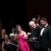 Elsa Benoit, Marc Minkowski et Pene Pati saluent le public aixois &copy; Vincent Beaume