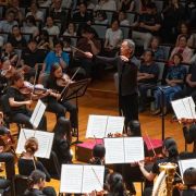 Myung-whun Chung conducts China National Center for the Performing Arts Orchestra &copy; Niu Xiaobei