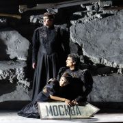 Aryeh Nussbaum Cohen (Olga), Dennis Orellana (Irina), Cameron Shahbazi (Mascha) &copy; SF | Monika Rittershaus